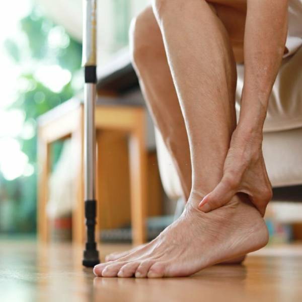Arthrose du pied : traitement médical ou chirurgical ?